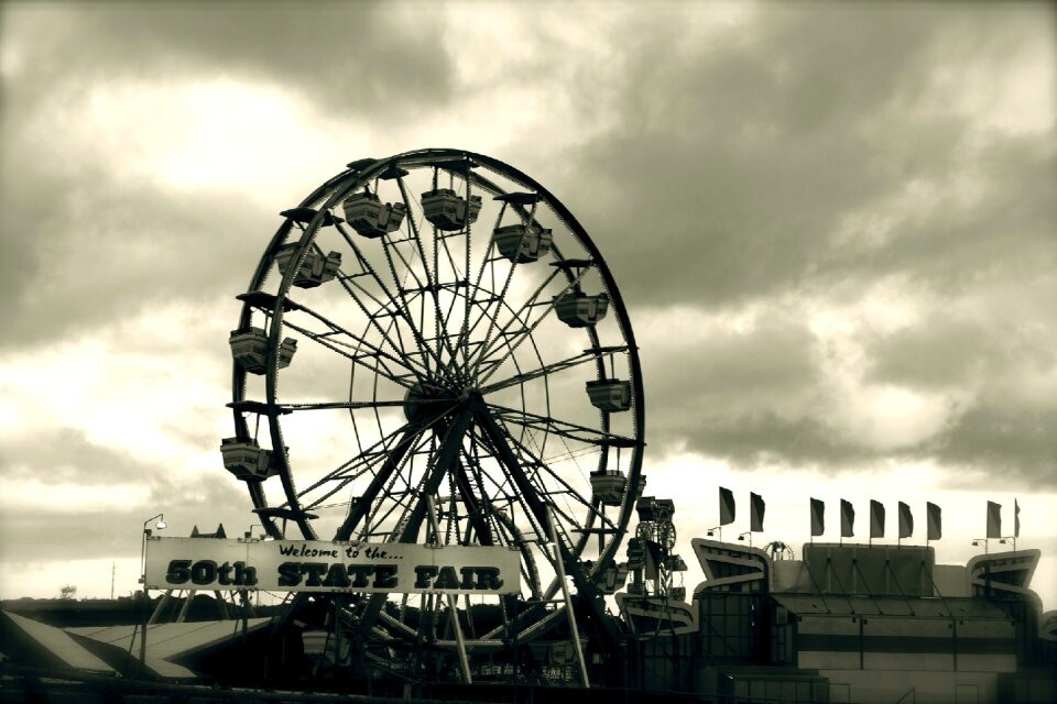 Ferris wheel ride attraction