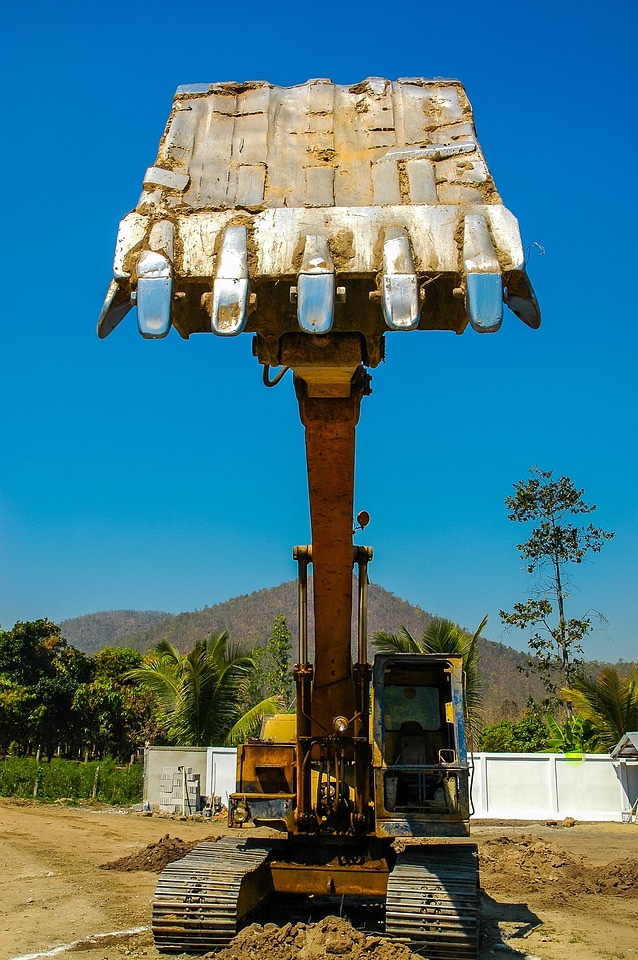 Backhoe bucket construction machine tracked vehicle