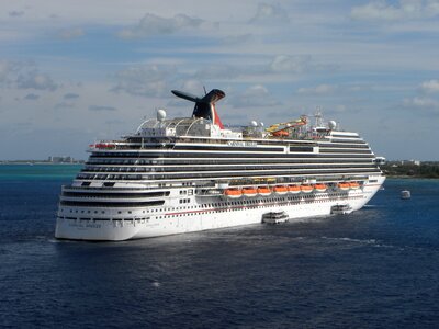 Cruise vessel open sea
