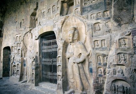 Shiku temple gongyi the cave temple statue