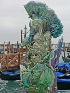 Venice woman headdress