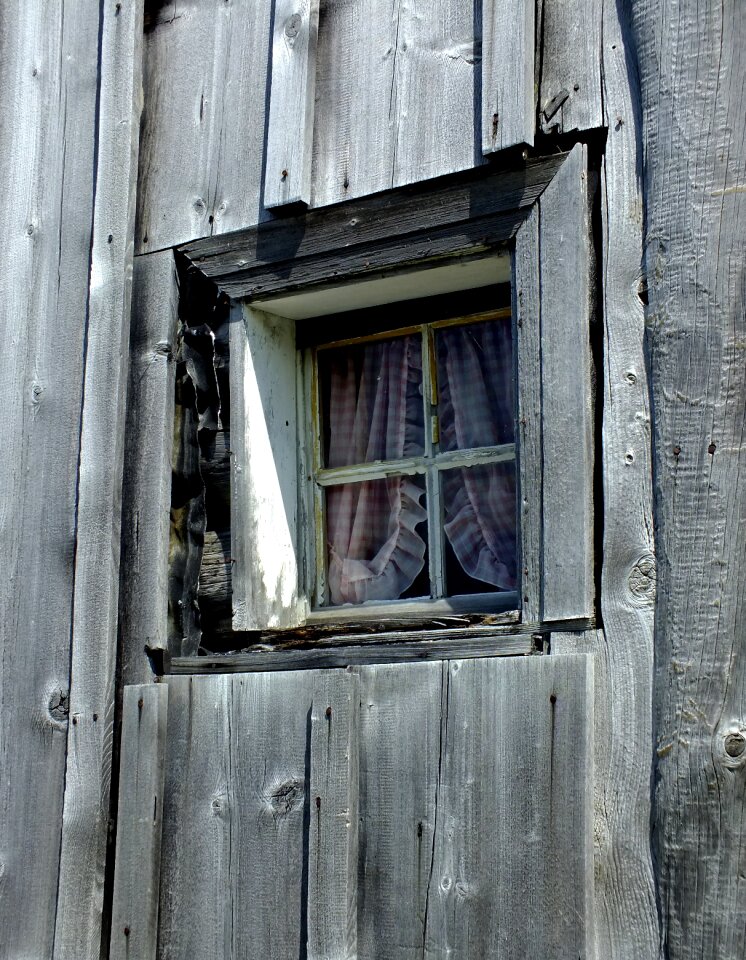 Drevenica cottage window