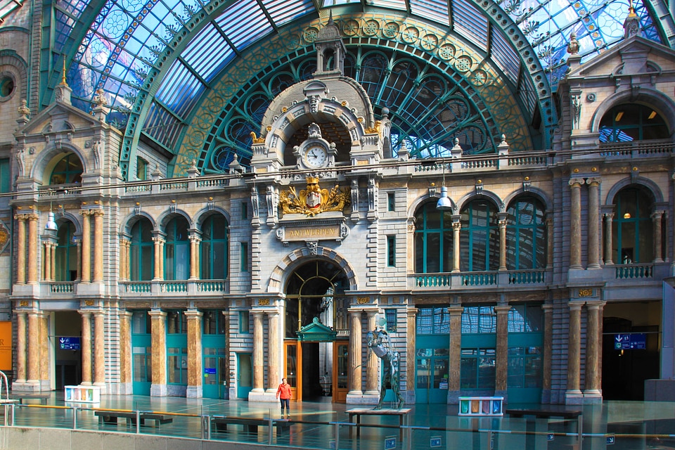 Station central station antwerpen centraal