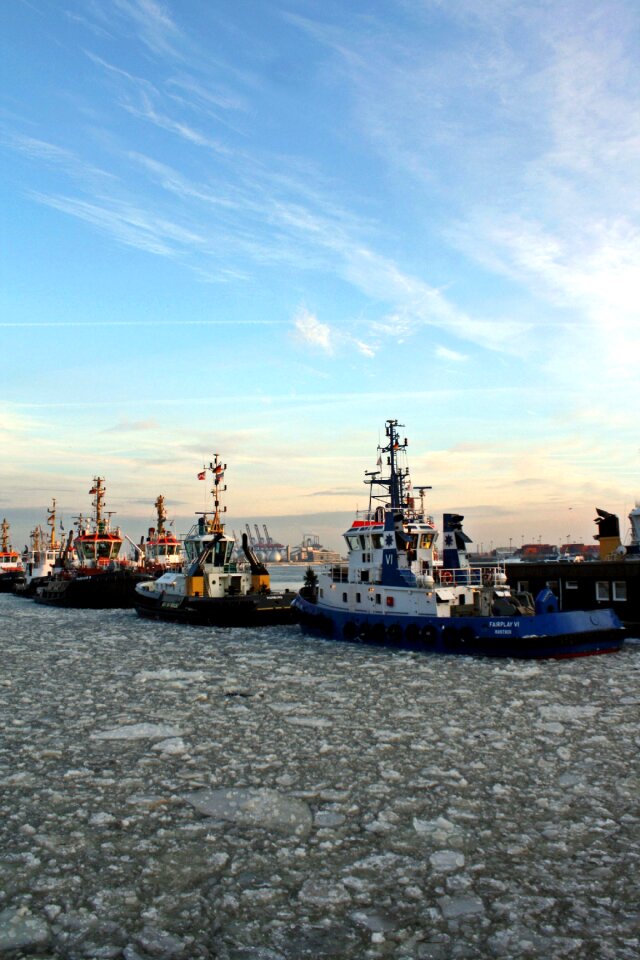 Harbour cruise hamburg ice