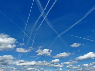 Stelae chemtrails background