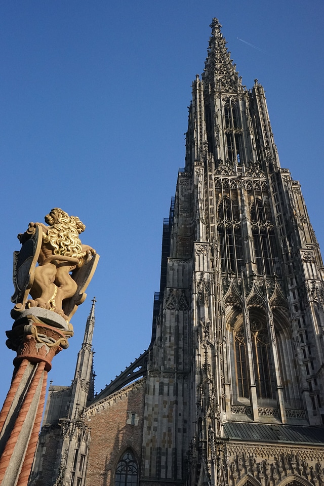 Architecture steeple figure