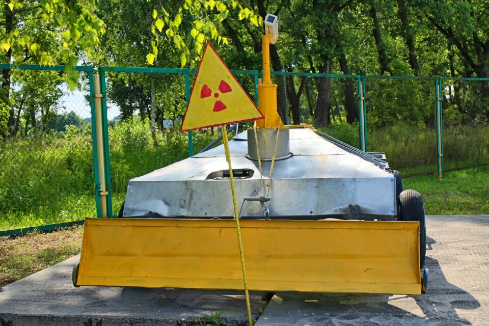 Radiation atom radioactivity