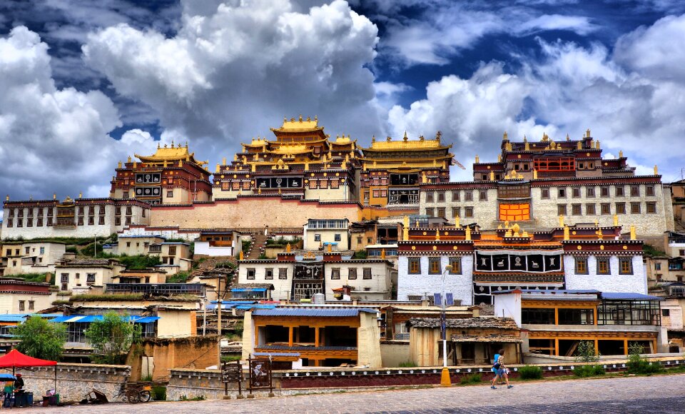 Shangri-la's temple building