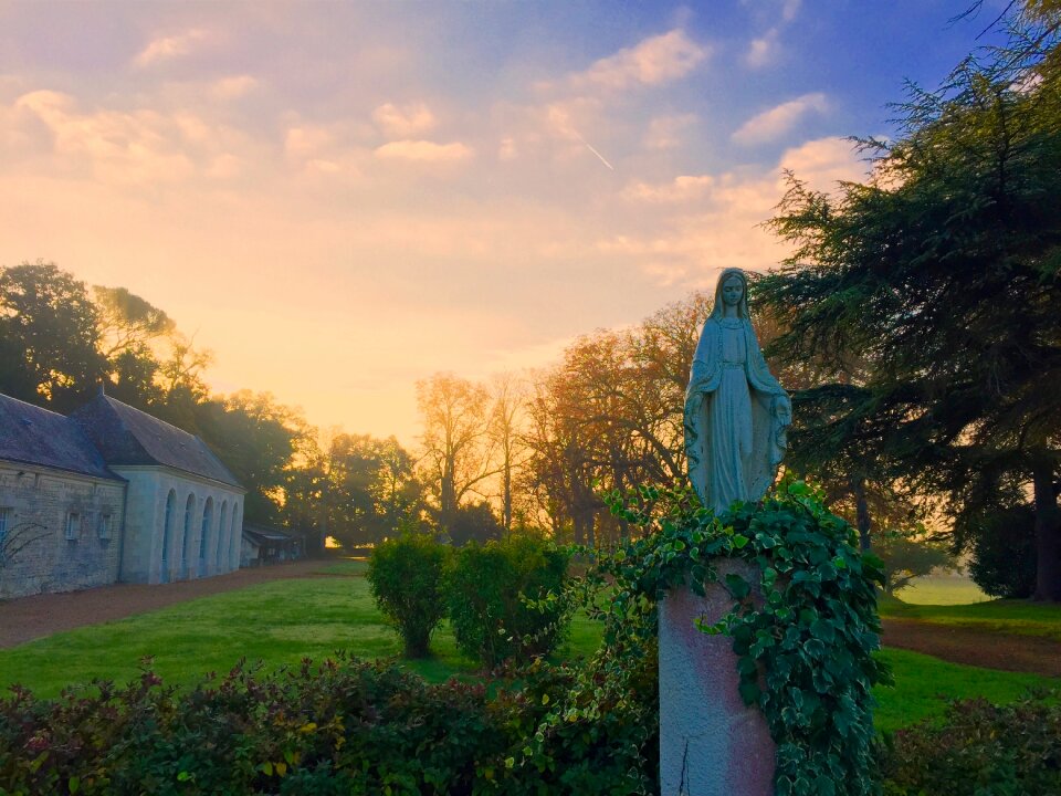 Dawn statue sunrise