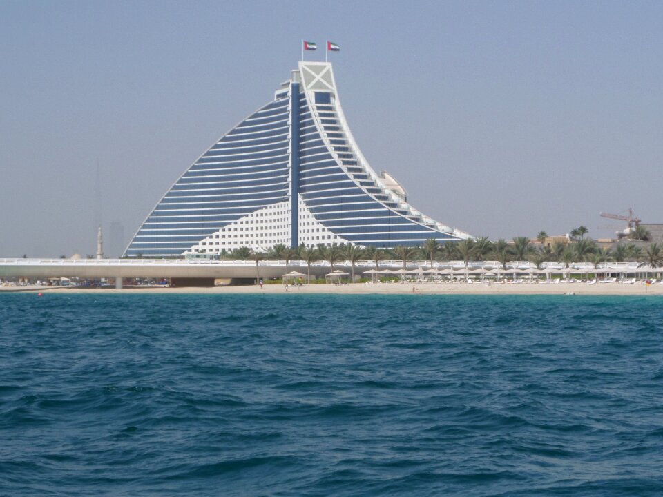 Dubai wave emirates
