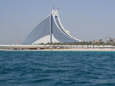 Dubai wave emirates
