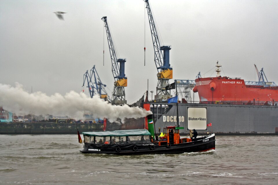 Tiger historical barge blohm and voss