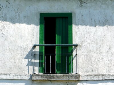 Old house window balcony photo