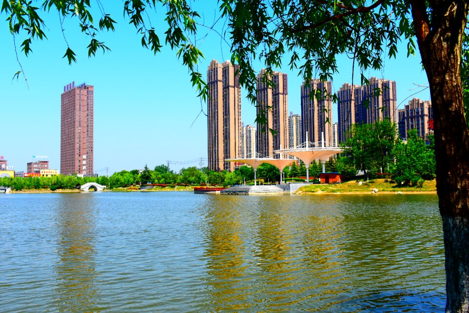 The artificial lake building scenery