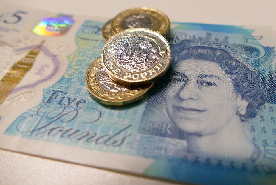 Cash wealth pounds