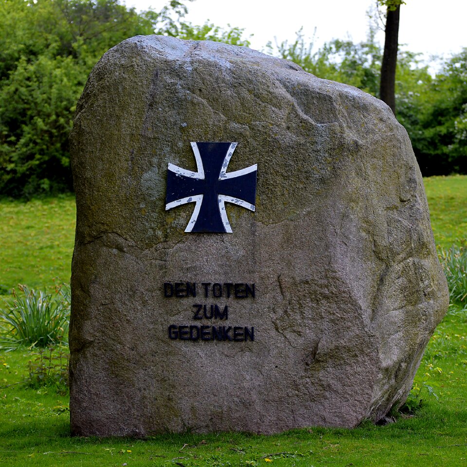 Death monument mourning