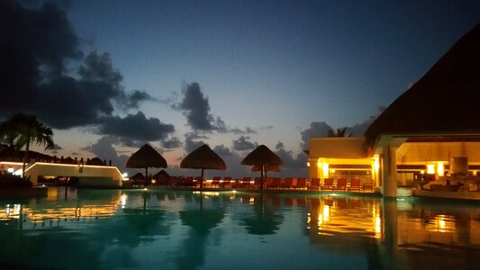 Pool moon palace