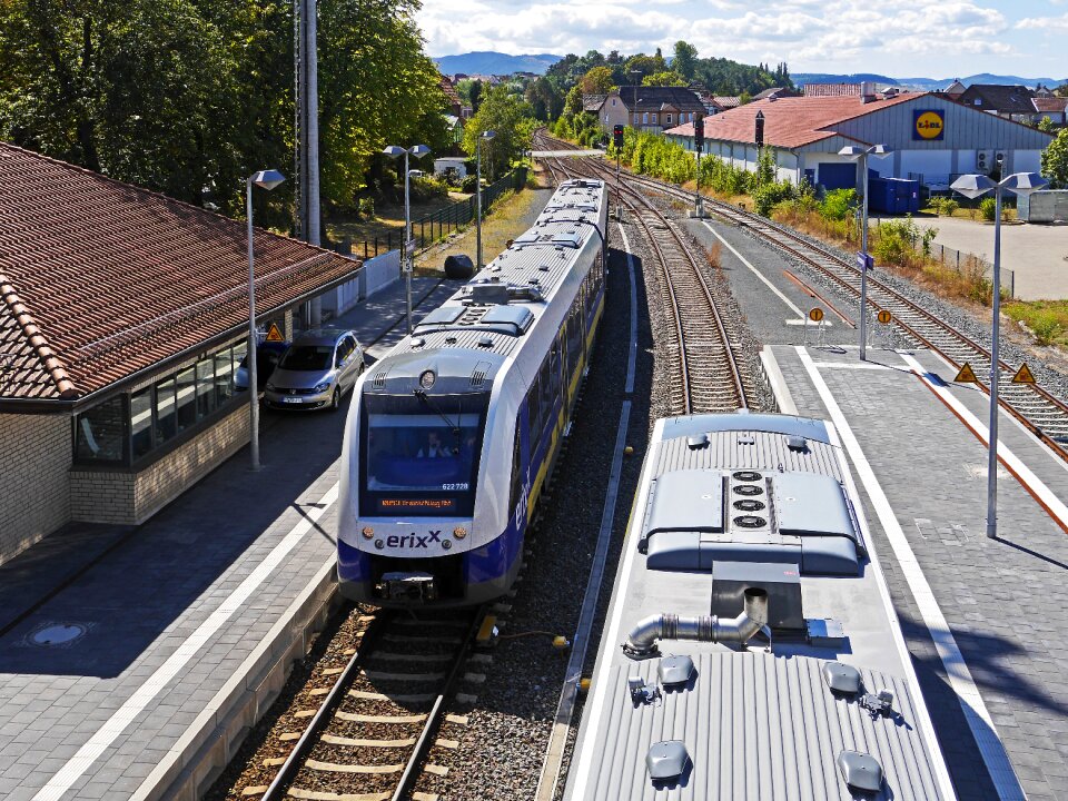 Track climb transfer rail traffic