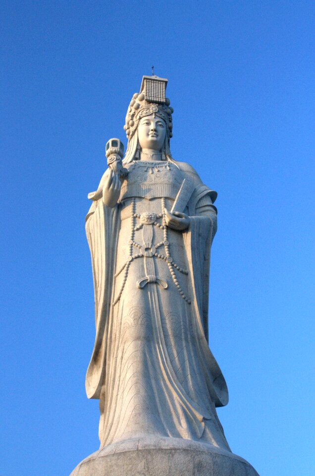 China faith white