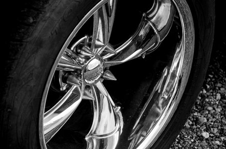 Rubber wheel vehicle photo
