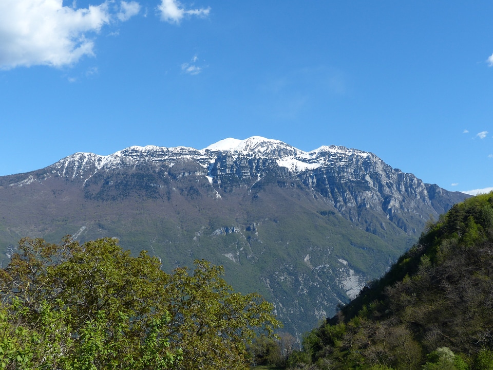 Garda garda mountains monte baldo solid