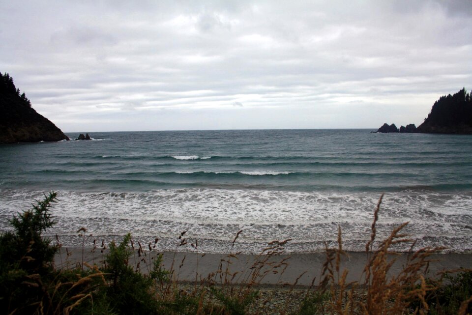 Gray waves showers