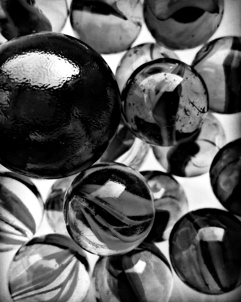 Balloons black and white decor