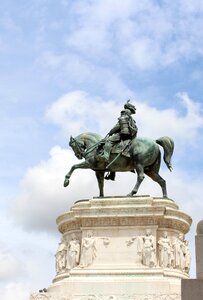Statue rider horse