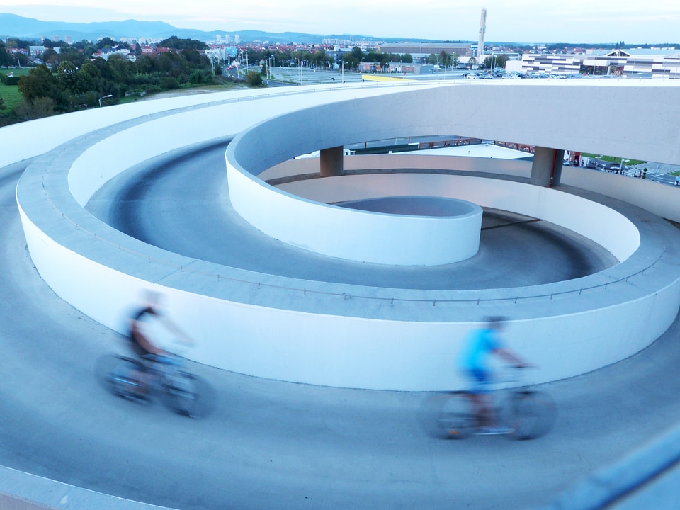 Cycling spin road