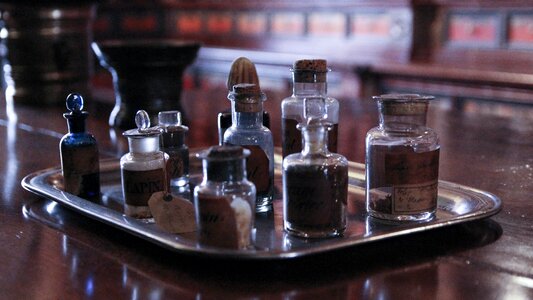 Poisons glasses tray