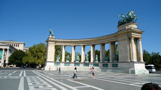 Budapest square central1 photo