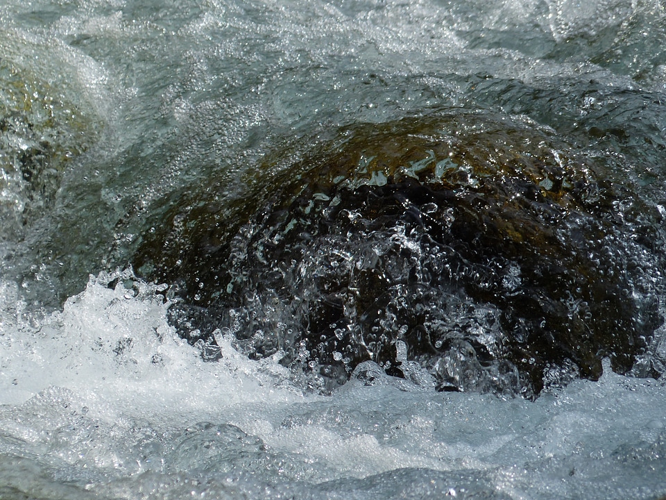 Cold murmur roaring