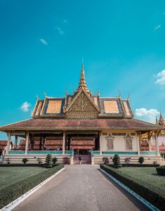 Road phnom penh royal palace building photo