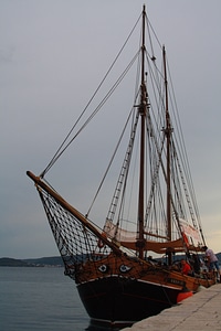 Tradition sea sailing photo