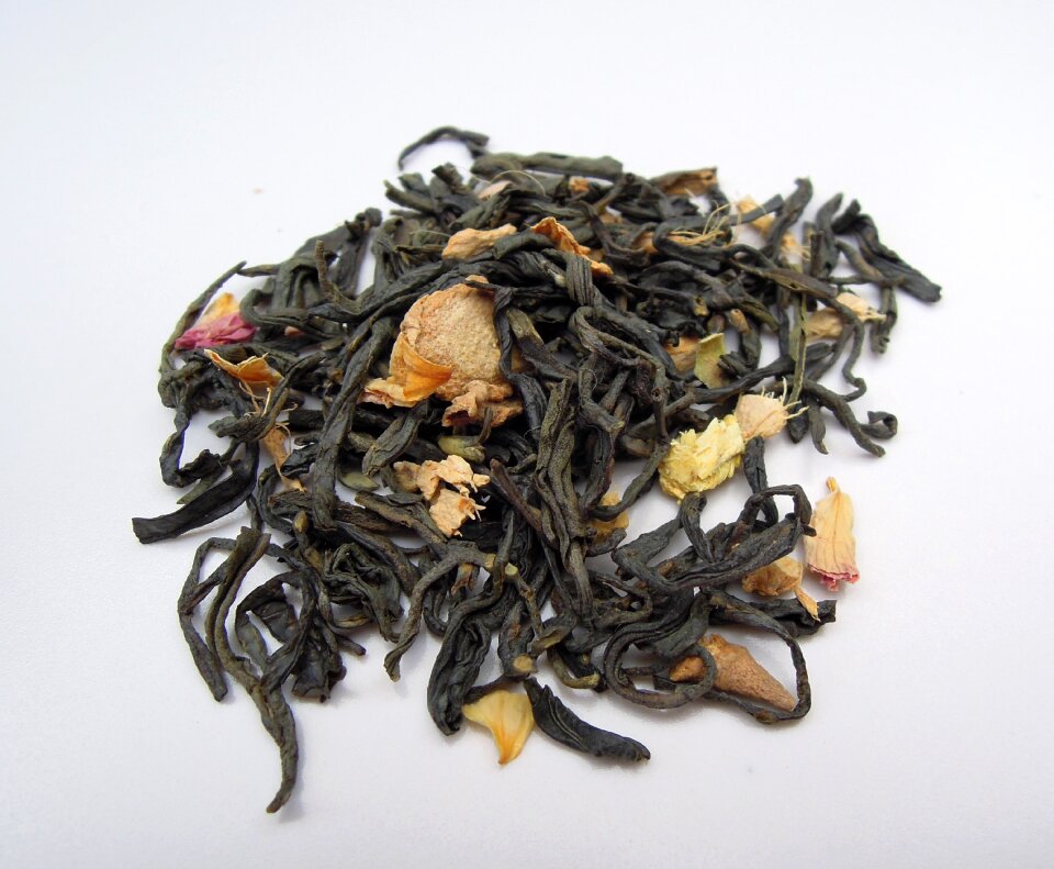 Teacup dried dried leaves