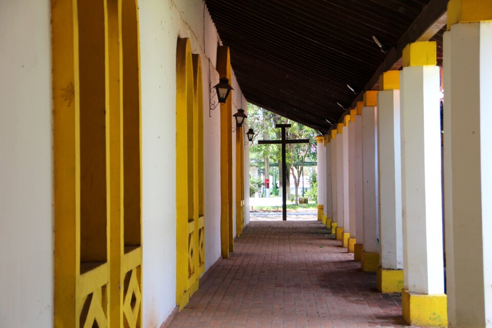 Colonial style hall pasillo estilo colonial san pedro del ycuamandyyu