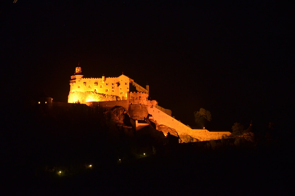 Wall fortress lighting