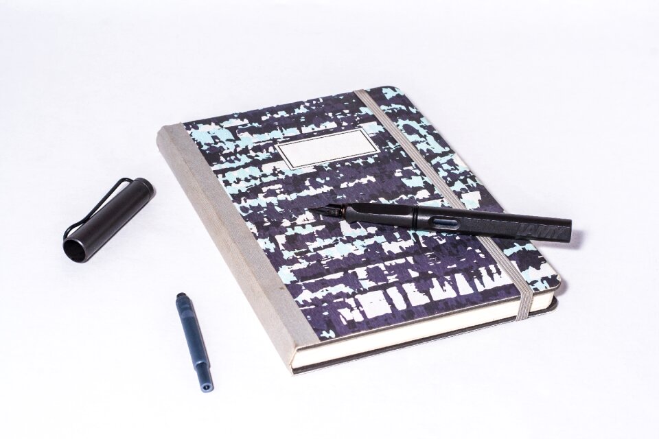 Note stationery black