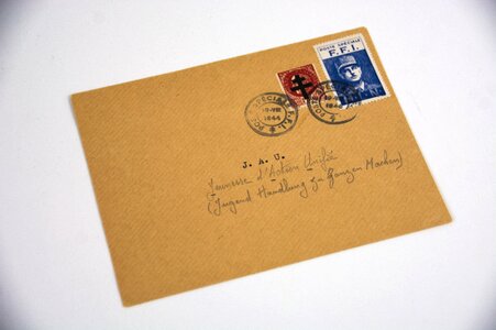 Correspondence factor post