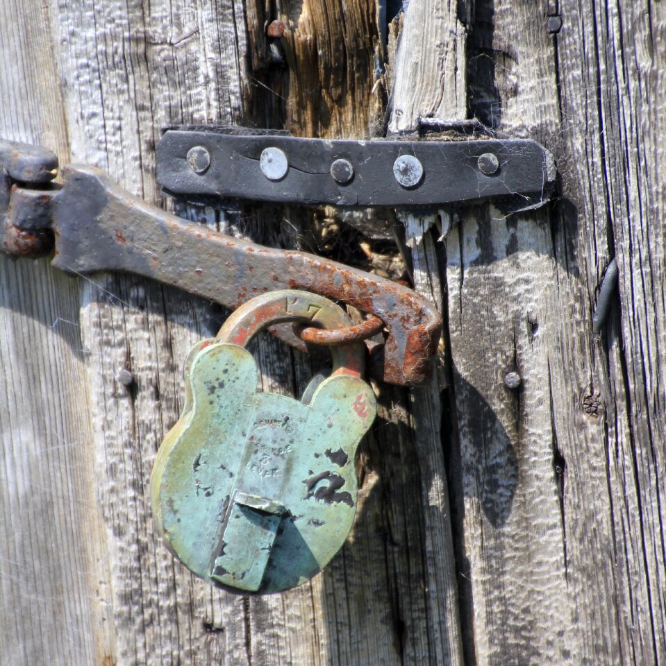 Lock rusty metal