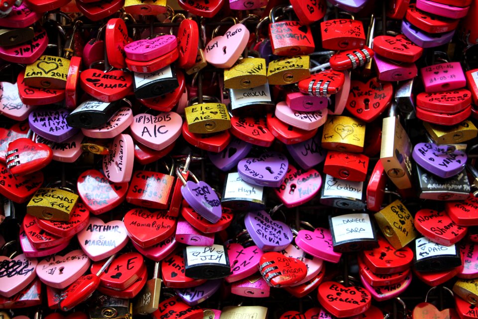 Travel heart colour