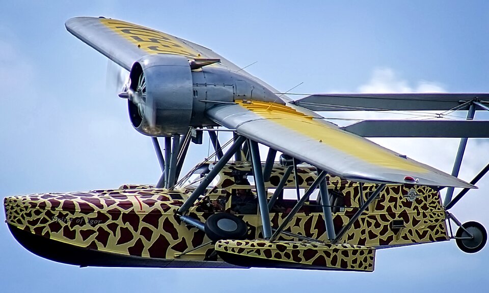 Amphibian seaplane airplane