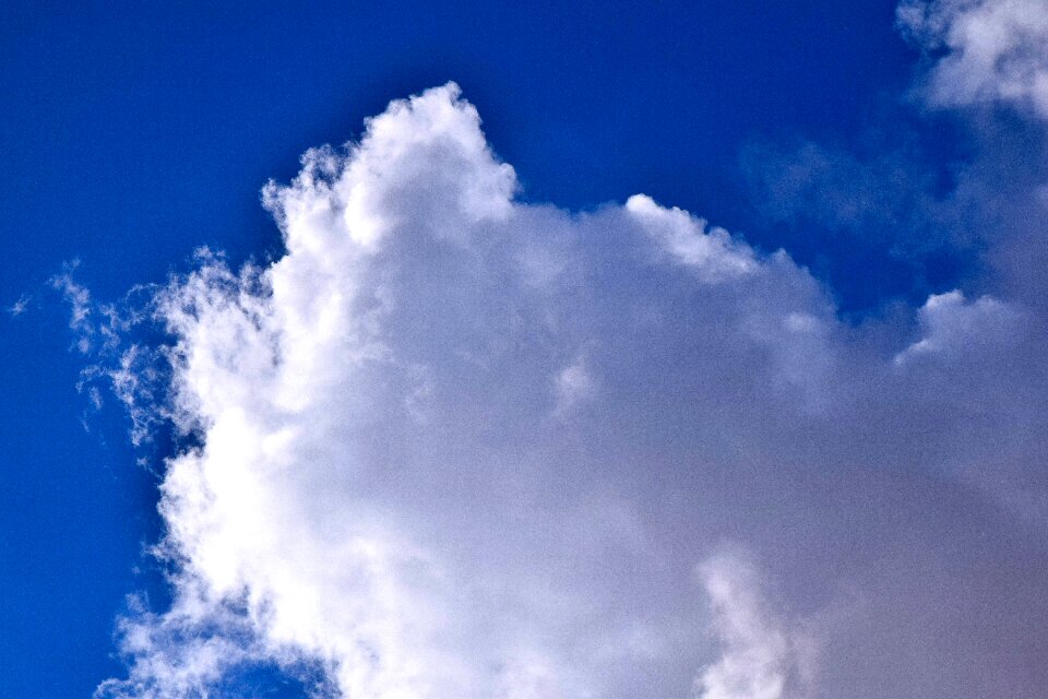 Blue sky landscape nuve