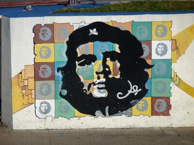 Guevara graffiti revolution photo