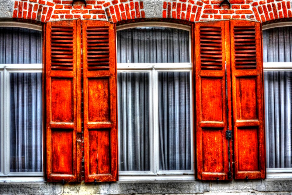 Shutters window rue du feyt