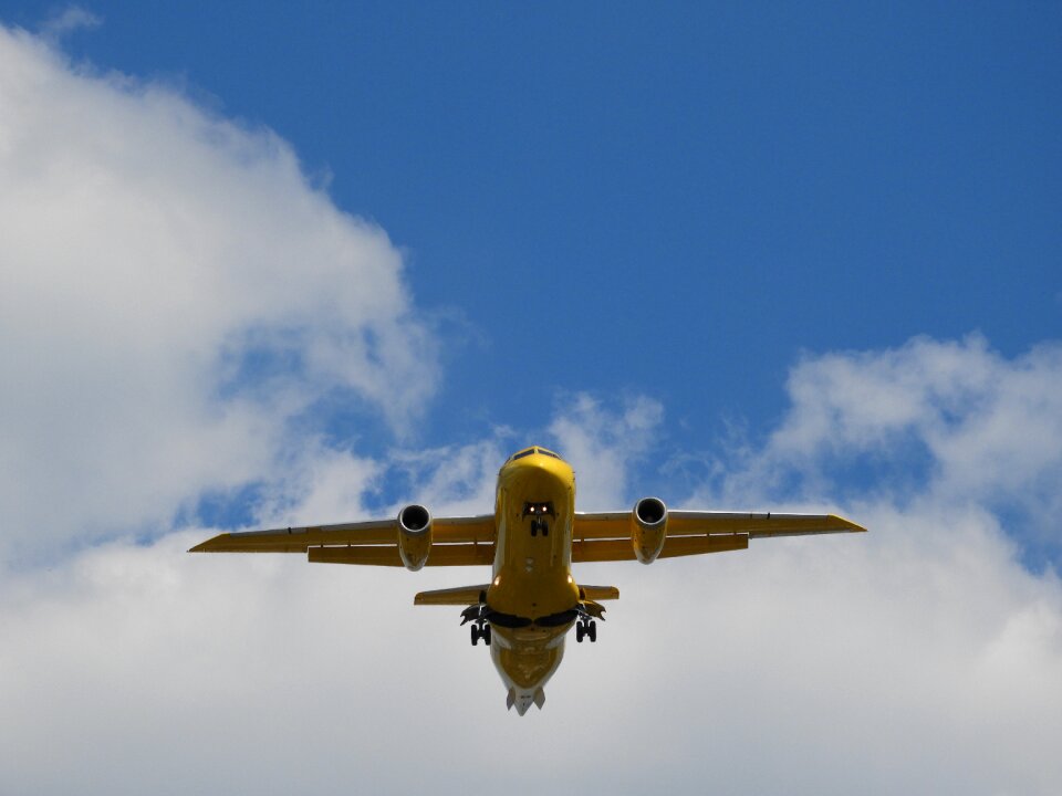 Airport flying land
