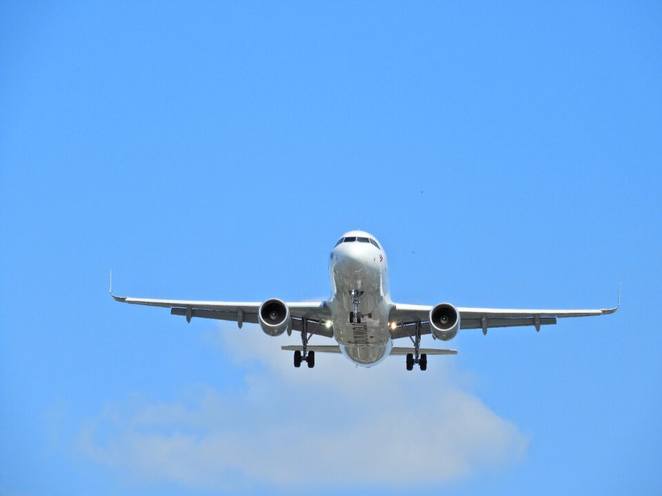 Flyer airport airliner photo