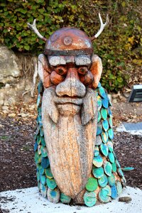 Carving hand carved man