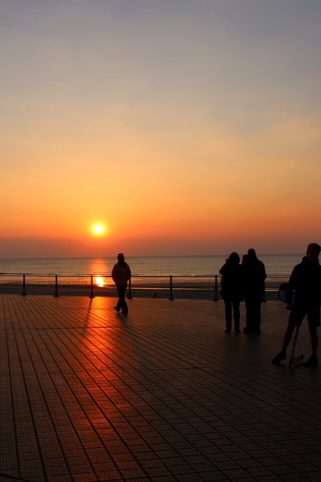 Ostend sunset shadow