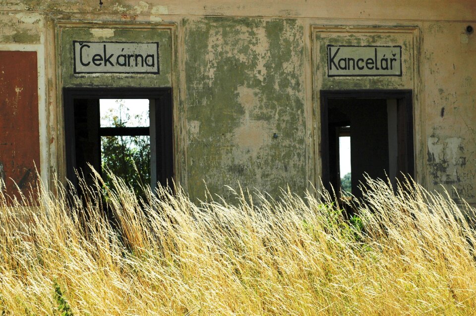 Lost abandoned the old station